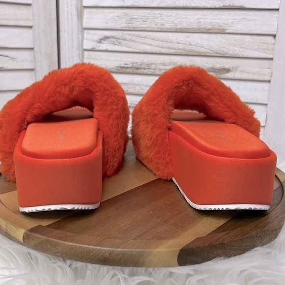 NINE WEST l Fuzzy Orange Platform Slider Sandals New! Size 8 - Picture 3 of 9